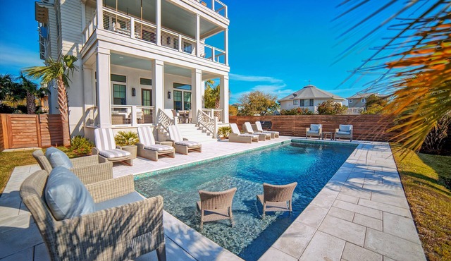 Grayton Beach House with Private Pool. 7 bedroom, Sleep 22 & Golf Cart Rental
