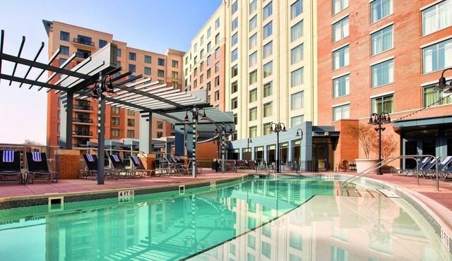 Great views of the area. Spacious 2 Bed 2 Bath, washer/dryer full kitchen.