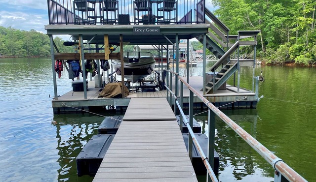Grey Goose on Lake Lanier with Deep Water Dock, 3 Kayaks & 1 Paddle Board incl.