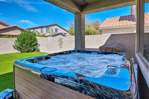 Group Fun in Glendale! Getaway w/Private Pool
