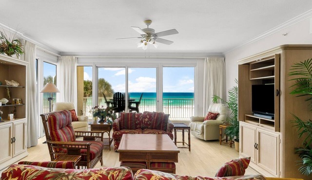 Gulf-front condo w/beach access & daily perks