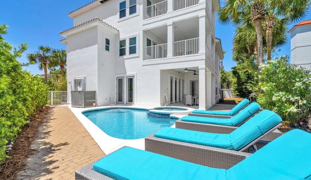 Gulf-View 6 Bdrm, Pool, Hot-Tub, Gated Beach, with Tower Suite!