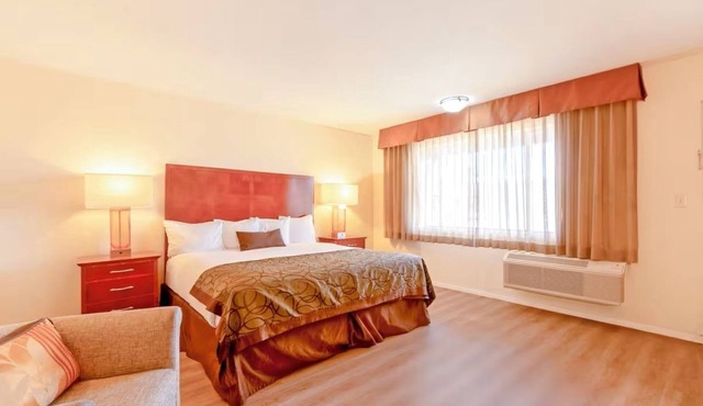Gym 24/7 Available | King & Queen Suite Retreat Close to Colorado River Kayaking