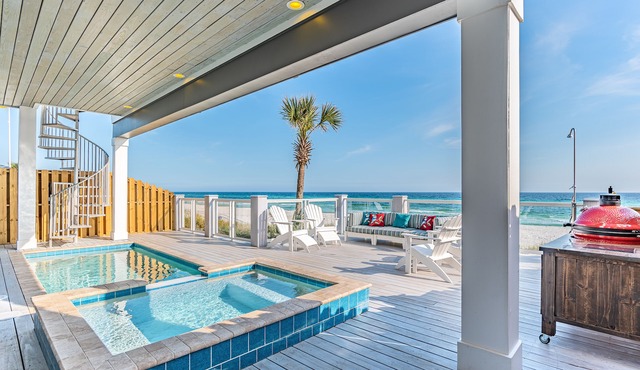 "Hammerhead" Great Family Vacation! Beachfront + Private Pool