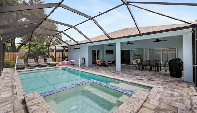 Heated Pool & Hot Tub | 4BR Sarasota Home – Pets OK