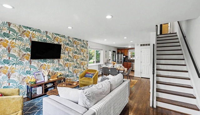 Historic Alexandria Chic 4BR Retreat | Parking