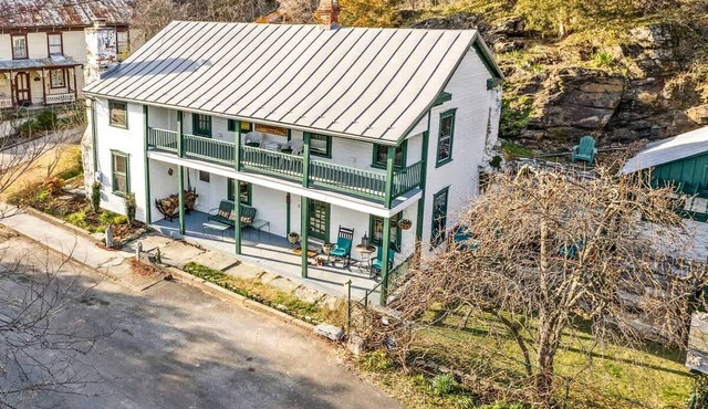 Historic Stone Cottage with Hot Tub and Hammock, Minutes from Downtown Harpers Ferry, West Virginia