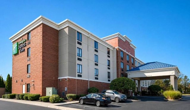 Holiday Inn Express Hotel & Suites Columbus Airport by IHG