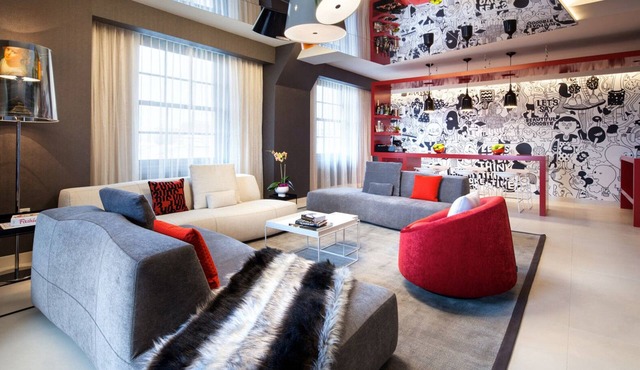 Hotel Washington | Corner King Spa Suite | Monument Views in a Stylish Room
