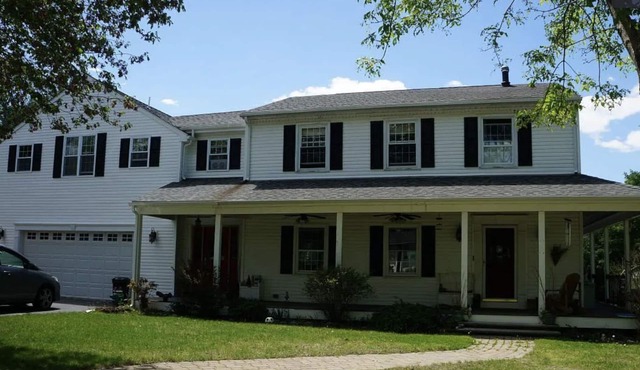 HUGE HOUSE, POOL, BEACH, SLEEPS 10+!
