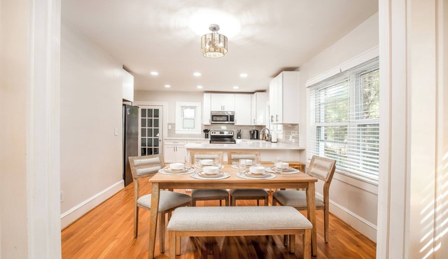 Ideal Ardmore Location;Game Room;Hot Tub;BoHo Chic