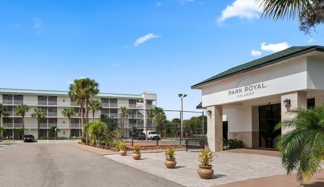 Ideal Room with 2 DBL Beds Near Local Attractions & Restaurants