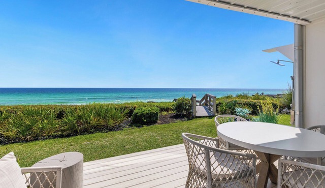 Into The Mystic - Luxurious Beach Front Townhouse