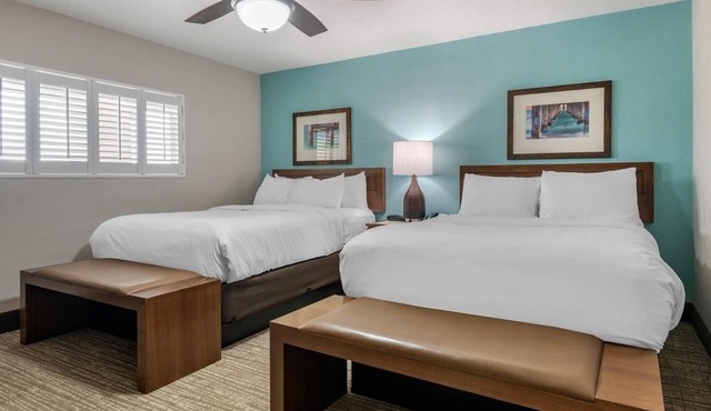 Island Escape | Free Parking | Free Breakfast | Outdoor Pool Access