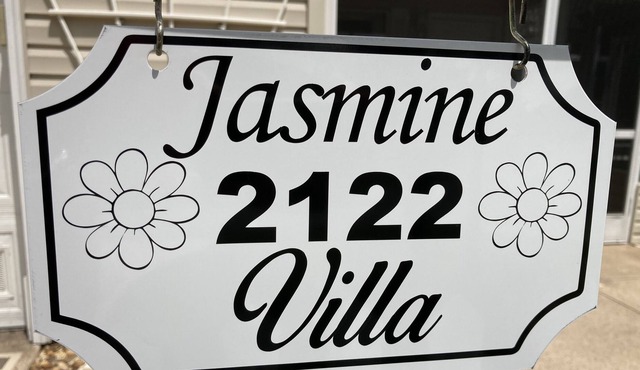 Jasmine Villa sleeps 6, LG lanai, Near Spanish Springs & Pool, Golf Cart for 4