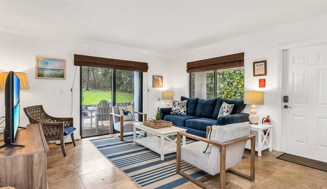 Juno Beach Seaside Escape I Steps from the Ocean!