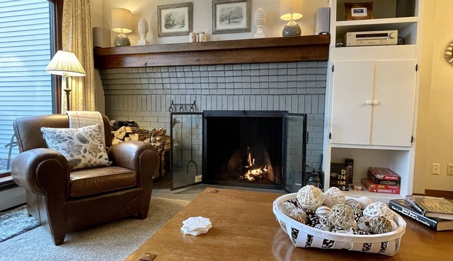 Killington Sun Dog Trail ski-on ski-off 2 bedroom 2 bathroom 1st floor condo