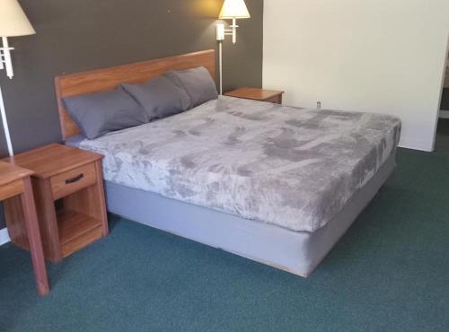 King Bed Hotel Studio 118