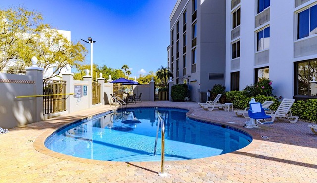 La Quinta Sarasota 2 Double Breakfast, Gym&Pool