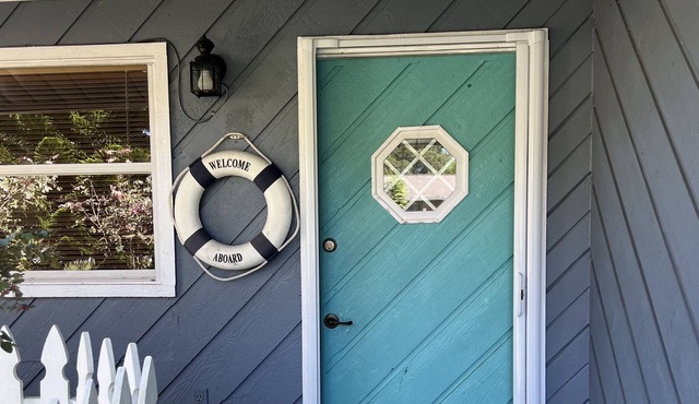Lakefront cottage with dock