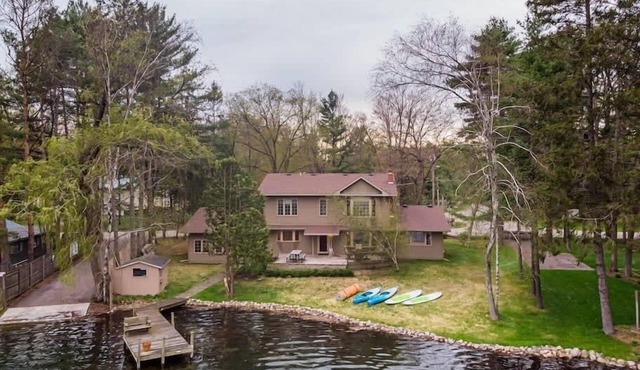 Lakefront House w/Kayaks & Private Dock