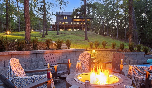 Lakefront Luxury - Pickleball · Dock · Hot Tub