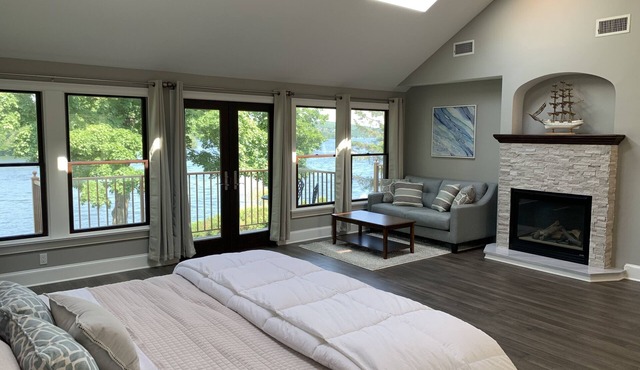 Lakefront Luxury Retreat on Candlewood Lake