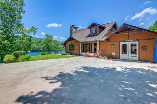 Lakefront North Carolina Abode w/Grill & Fire Pit