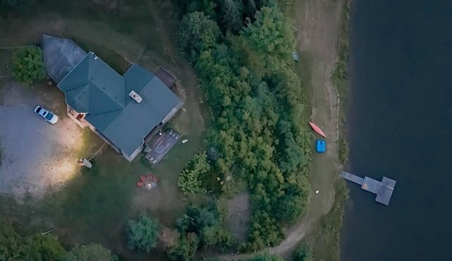 Lakefront PrivateEstate for 15 | Kayaks + Bon Echo