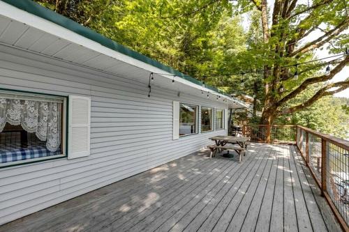 Lakefront Rustic Cabin | Silver Lake Views & Private Dock