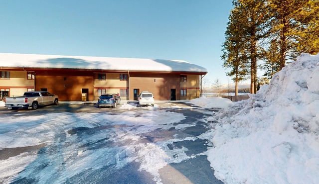 Lakeside Getaway w/Shared Pool, Beautiful Views, & Private Beach Access