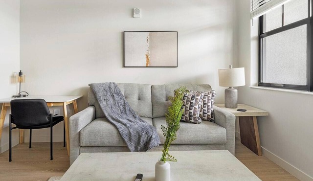 Landing | Beautiful 1BD, Gym, Clubhouse