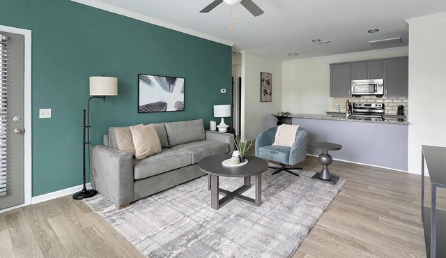 Landing | Beautiful 1BD, Courtyard, Gym