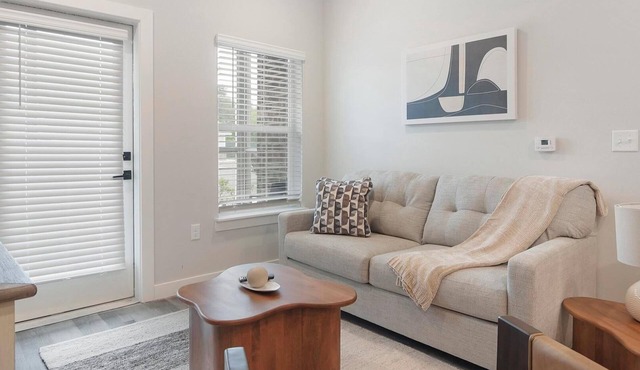 Landing | Chic 1BD, Gym