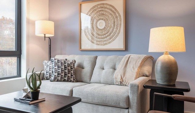 Landing | Modern 1BD, Gym, Pool