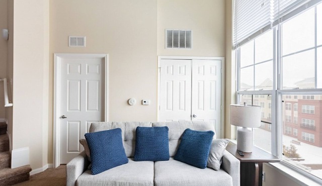 Landing | Modern 2BD, Gym