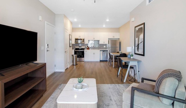 Landing | Spectacular 2BD, Rooftop Lounge, Pool