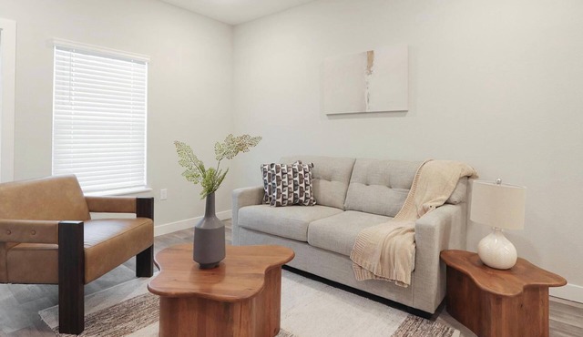 Landing | Spectacular 2BD, Gym