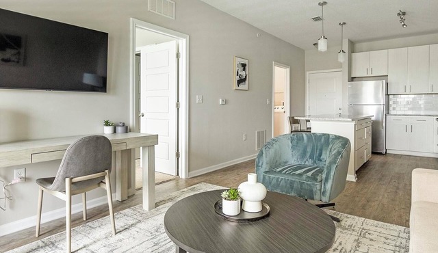 Landing | Stylish 1BD, Gym, Pool
