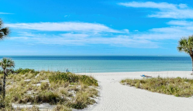 LaPlaya 206C-Gorgeous vistas of the Gulf!