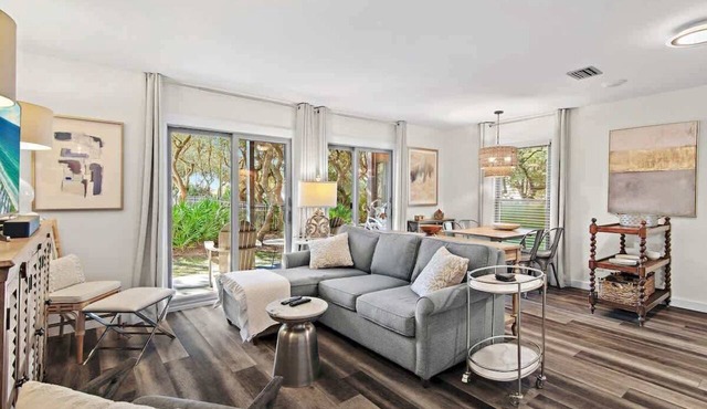 Little Beach Chickee – Ground-Floor Beach Retreat