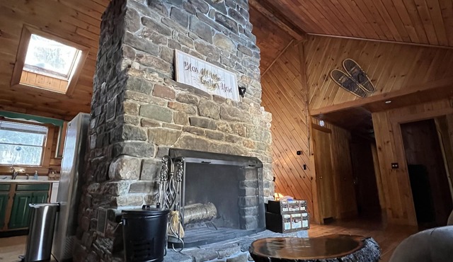 Log Cabin Minutes from Jackson Gore and Okemo Mountain!