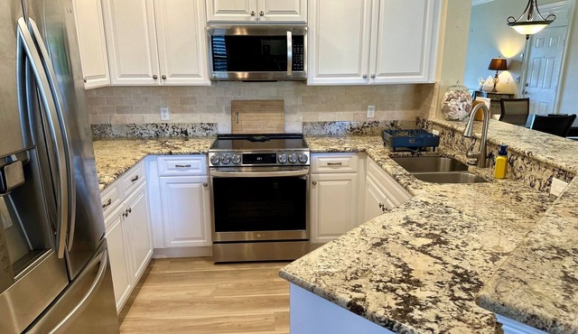 Lovely 2-bedroom, 2-bath condo with AC in SW Cape Coral