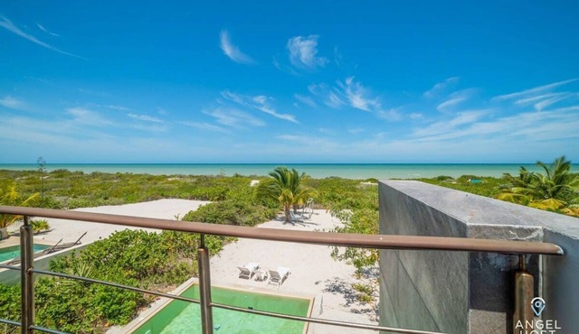 Luxe Beachfront Villa, Private Pool & Beach Access