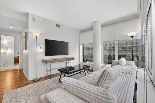 Luxurious 3 Bedroom Apartment in Seaport