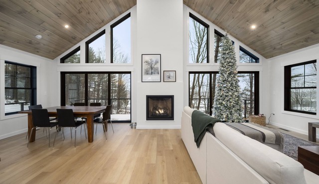 Luxurious Tug Hill Lodge-Direct Snowmobile Access
