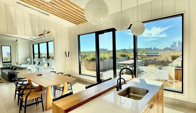 Luxury 1BR Near Logan Sky Lounge Free EV Parking