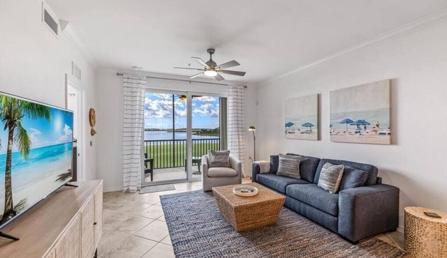 Luxury 2-bedroom condo with Golf in beautiful Punta Gorda
