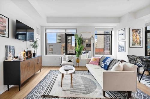 Luxury 2BR Apt in Boston Pool Gym