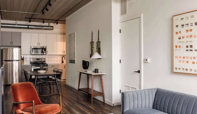Luxury Designer Loft 302 | River North